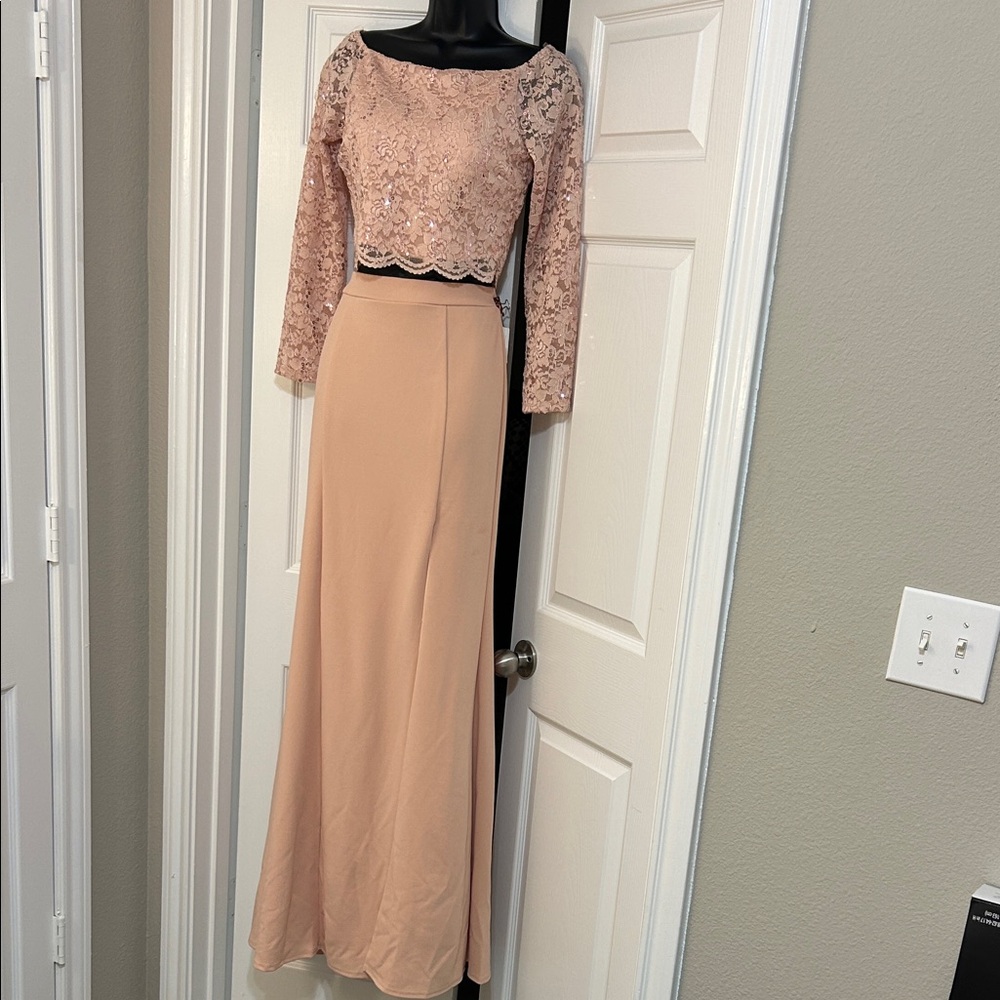 Elegant Lace Top and Skirt Set